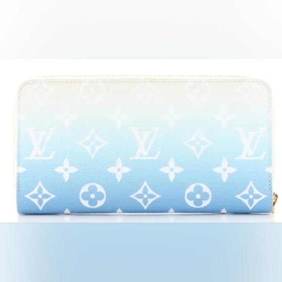 Mint Cond RFID Mic Louis Vuitton By the Pool Blue Large Zippy Wallet. Full Set - Picture 3 of 17